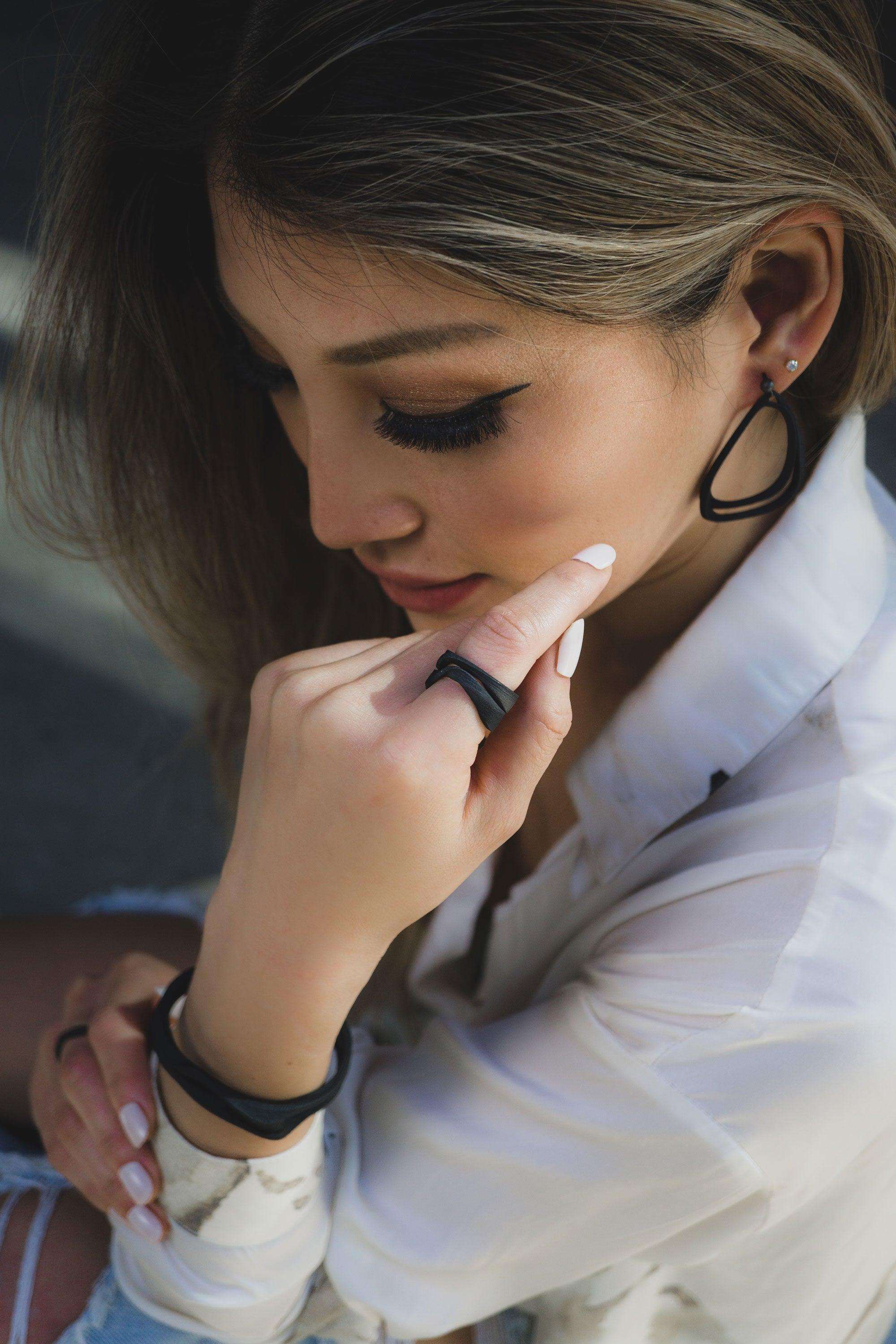 Amor Carbon Ring ─ Bold - LACE by JennyWu