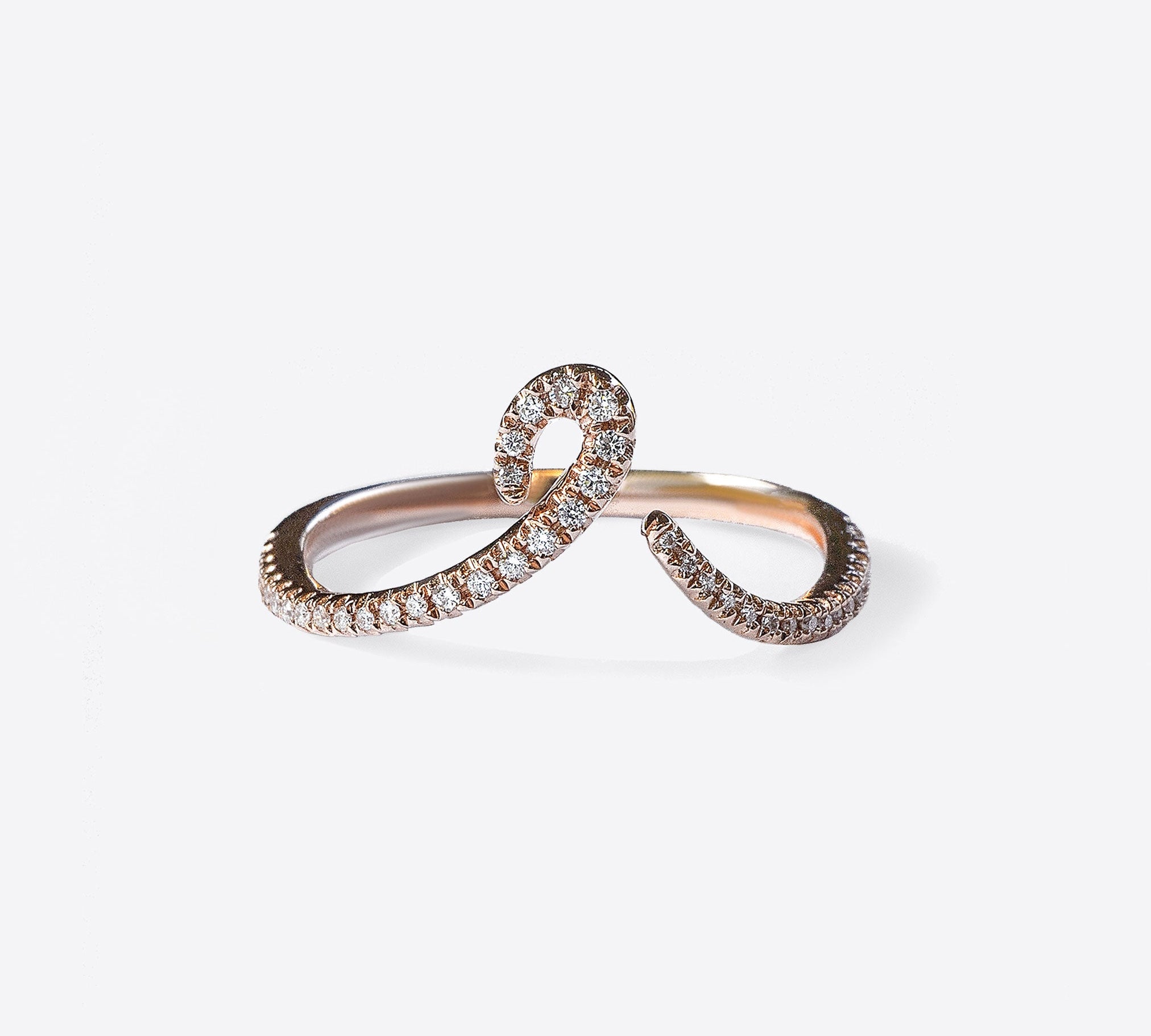 Hydra Diamond Ring in 14K gold with oval loop and 0.08ct brilliant diamonds in cherry wood box
