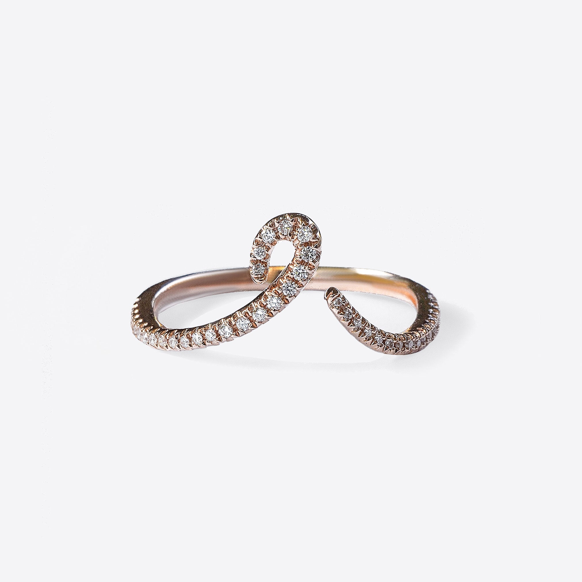 Hydra Diamond Ring in 14K gold with oval loop and 0.08ct brilliant diamonds in cherry wood box