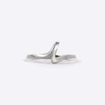Amare Sera Ring set featuring intertwined sterling silver rings with delicate knot design and jewelry cleaning foam gift