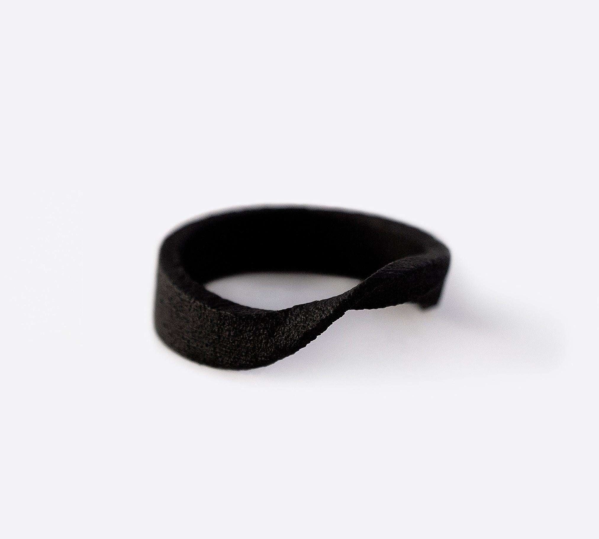Amos Carbon Ring ─ Bold - LACE by JennyWu